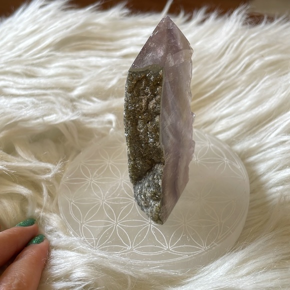 Fluorite with pyrite little tower Freeform - Picture 3 of 6
